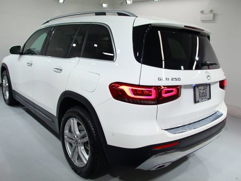 Certified 2023 Mercedes-Benz GLB 250 4MATIC image 17