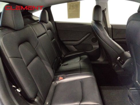 Used 2021 Tesla Model Y Long Range image 36