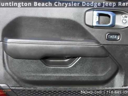 Used 2021 Jeep Wrangler Unlimited Sahara image 11