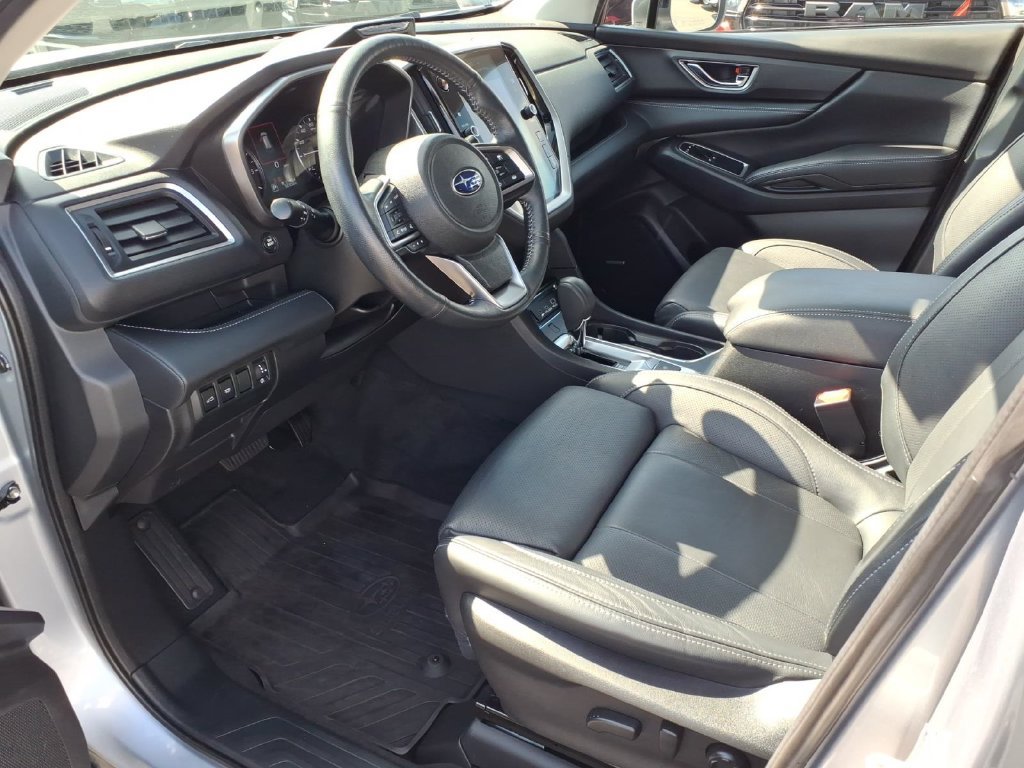 Used 2023 Subaru Ascent Limited w/ Technology Package AWD/4WD image 13