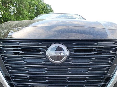 Used 2024 Nissan Altima 2.5 SV w/ SV Premium Package FWD image 11