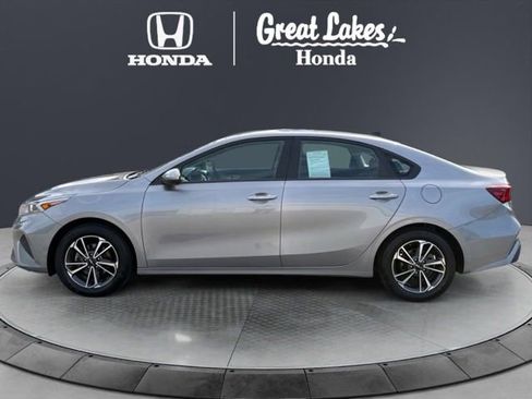 Used 2023 Kia Forte LXS FWD image 3