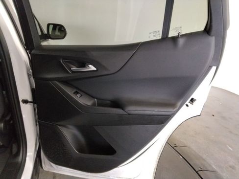 Used 2025 Chevrolet Equinox LT FWD image 37