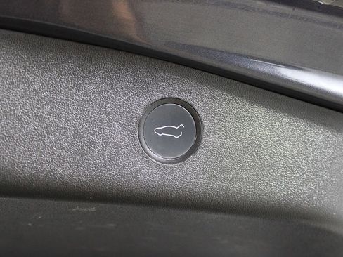 Used 2021 Tesla Model 3 Performance image 23