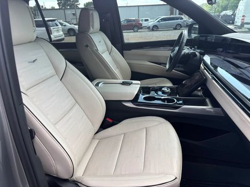 Used 2025 Cadillac Escalade Sport w/ Touring Package AWD/4WD image 22