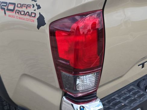 Used 2018 Toyota Tacoma TRD Off-Road image 33