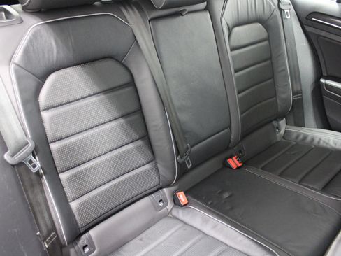 Used 2018 Volkswagen Golf R 4-Door AWD/4WD image 23