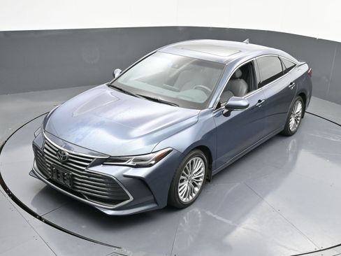 Used 2022 Toyota Avalon Limited image 30
