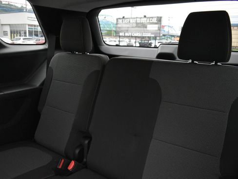 Used 2018 Chevrolet Traverse LT FWD image 18