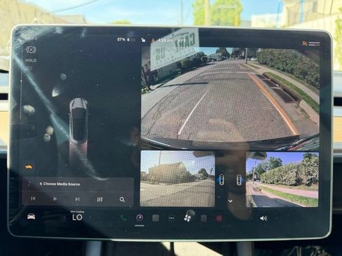 Used 2022 Tesla Model 3 Long Range AWD/4WD image 31