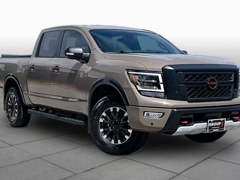 Used 2023 Nissan Titan PRO-4X w/ Pro-4x Convenience Package AWD/4WD image 3