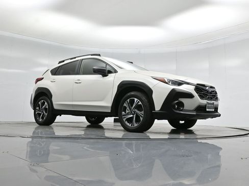 Used 2024 Subaru Crosstrek 2.0i Premium image 4