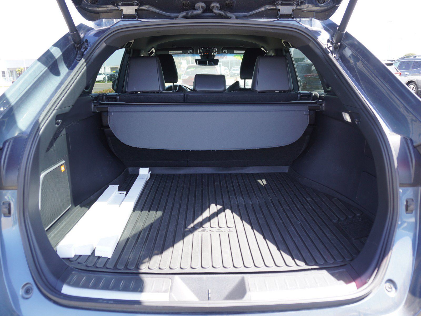 Used 2024 Toyota Venza XLE AWD/4WD image 11