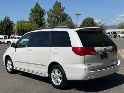 Used 2005 Toyota Sienna XLE Limited AWD/4WD image 3