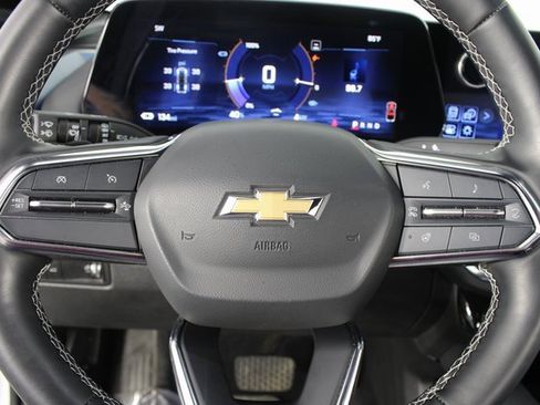 Used 2024 Chevrolet Equinox EV LT image 14