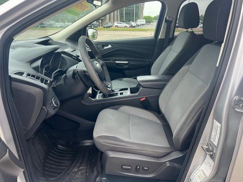 Used 2017 Ford Escape SE image 8