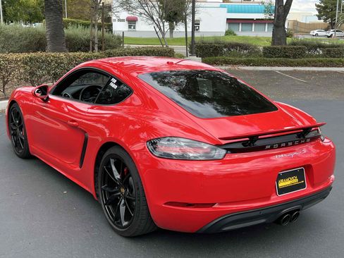 Used 2017 Porsche 718 Cayman S RWD image 2