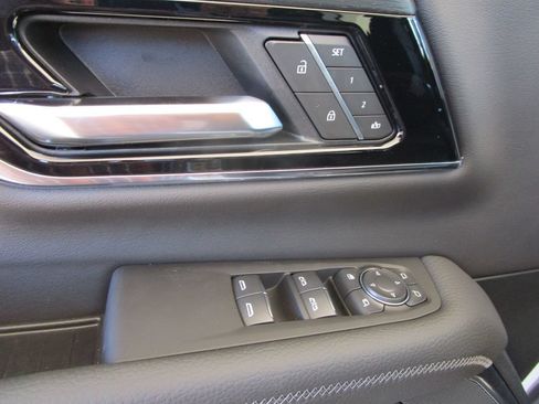 New 2026 GMC Yukon XL Denali w/ Denali Reserve Package RWD image 31