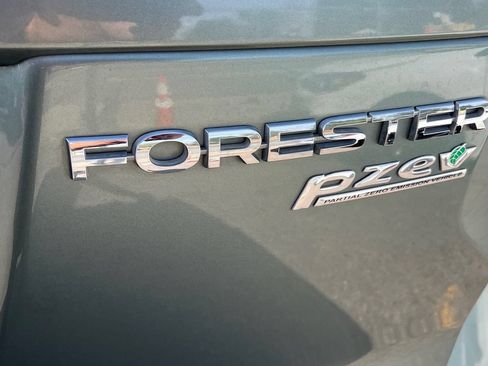 Used 2016 Subaru Forester 2.5i Touring w/ Eyesight & Navigation System AWD/4WD image 23