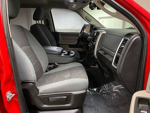 Used 2019 RAM 1500 Classic SLT w/ Luxury Group image 14