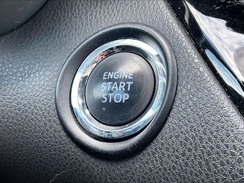 Used 2019 Toyota C-HR XLE FWD image 33