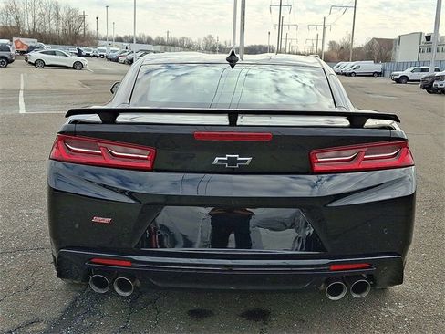 Used 2017 Chevrolet Camaro SS image 5