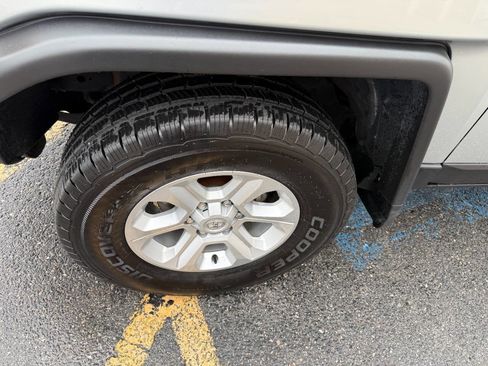 Used 2007 Toyota FJ Cruiser 4WD image 17