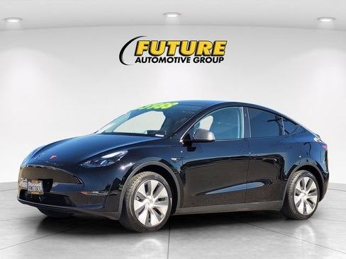 Used 2024 Tesla Model Y Long Range AWD/4WD image 5