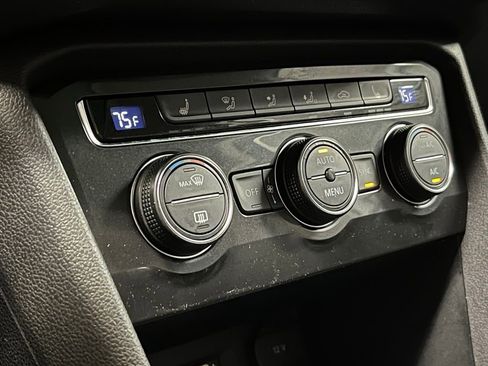 Used 2018 Volkswagen Tiguan SEL image 10