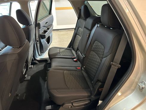 Used 2025 Nissan Pathfinder SV FWD image 41