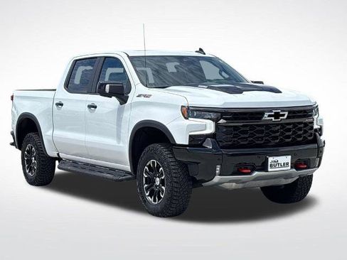 Used 2025 Chevrolet Silverado 1500 ZR2 w/ Technology Package AWD/4WD image 9