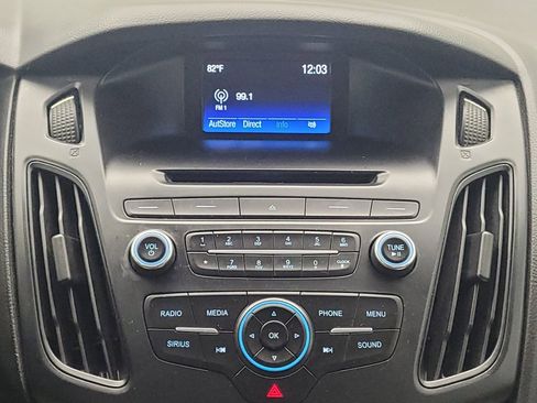 Used 2016 Ford Focus SE w/ SE Sport Package FWD image 25