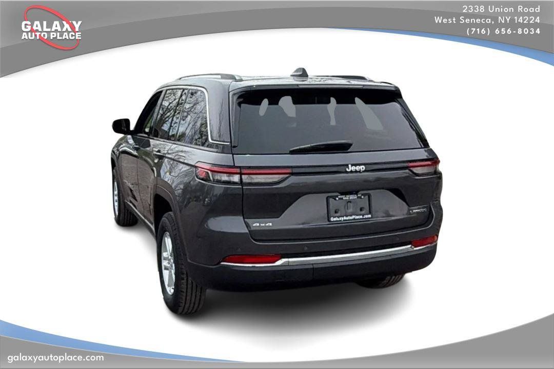 Used 2023 Jeep Grand Cherokee Laredo w/ Luxury Tech Group I AWD/4WD image 7