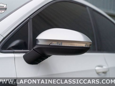 Used 2022 Volkswagen Golf R image 22