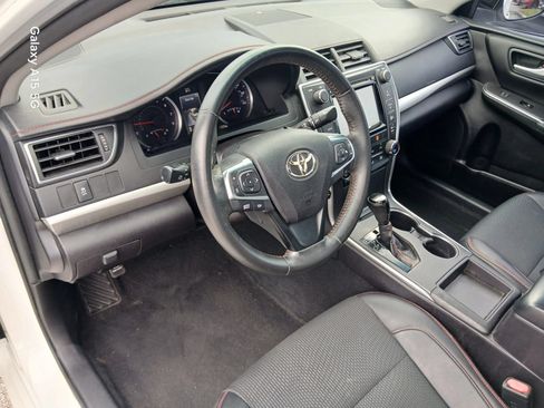 Used 2017 Toyota Camry SE FWD image 7