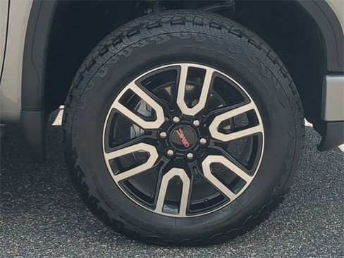 Used 2025 GMC Sierra 1500 AT4 w/ AT4 Premium Package image 27