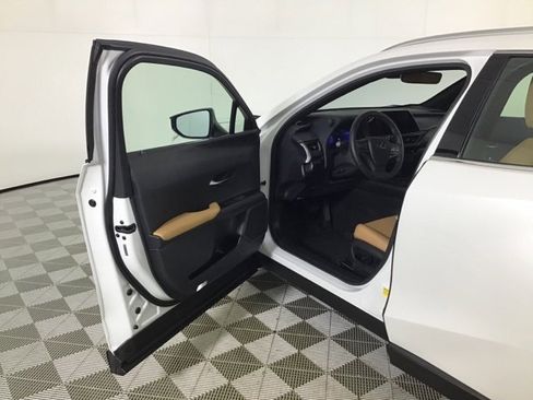 Used 2025 Lexus UX 300h AWD image 10