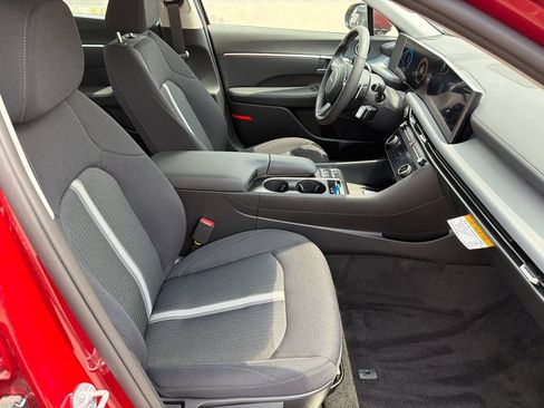 New 2026 Hyundai Sonata SEL FWD image 14