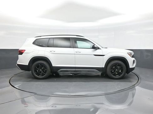 New 2026 Volkswagen Atlas Peak Edition AWD/4WD image 8