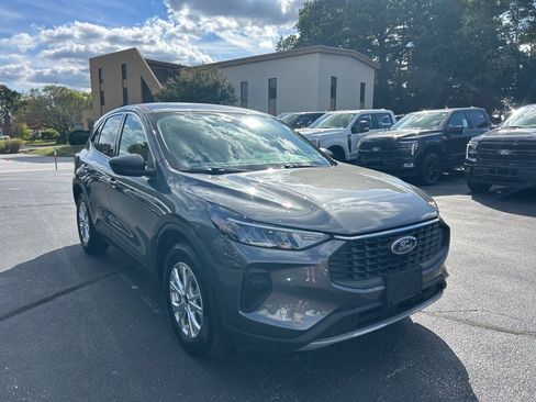 Used 2023 Ford Escape Active image 3