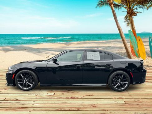 Used 2019 Dodge Charger Scat Pack RWD image 3
