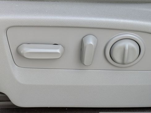 Used 2021 GMC Sierra 1500 SLT w/ SLT Convenience Package image 18