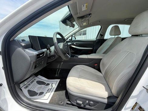 Used 2025 Hyundai Sonata SEL FWD image 6