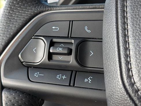 Used 2025 Toyota Tundra Limited AWD/4WD image 12