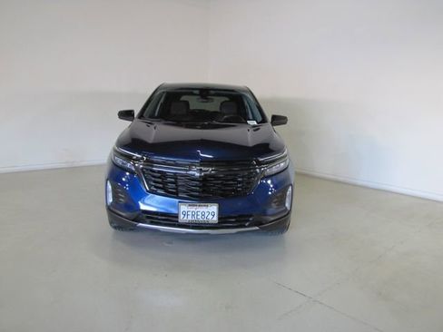 Used 2022 Chevrolet Equinox LT image 2