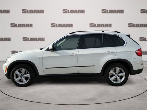 Used 2011 BMW X5 xDrive50i image 2