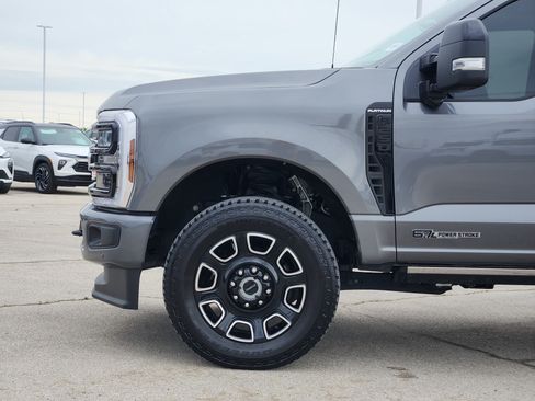 Used 2025 Ford F250 Platinum AWD/4WD image 9