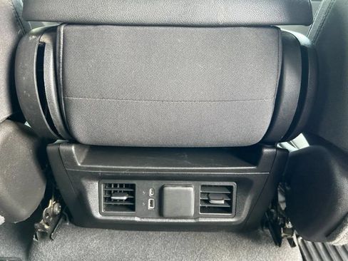 Used 2022 Chevrolet Silverado 1500 RST AWD/4WD image 29