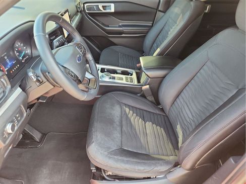 Used 2020 Ford Explorer XLT RWD image 18