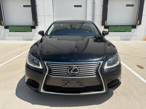Used 2015 Lexus LS 460 w/ Ultra Luxury Package RWD image 5